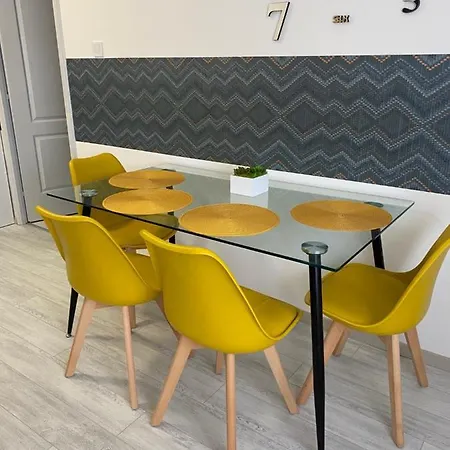 Center Apartment *