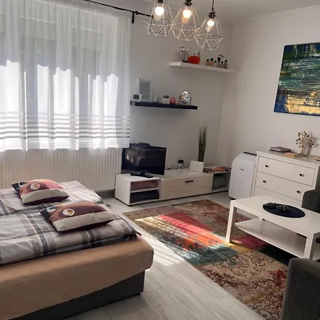 Center * נג'קניז'ה